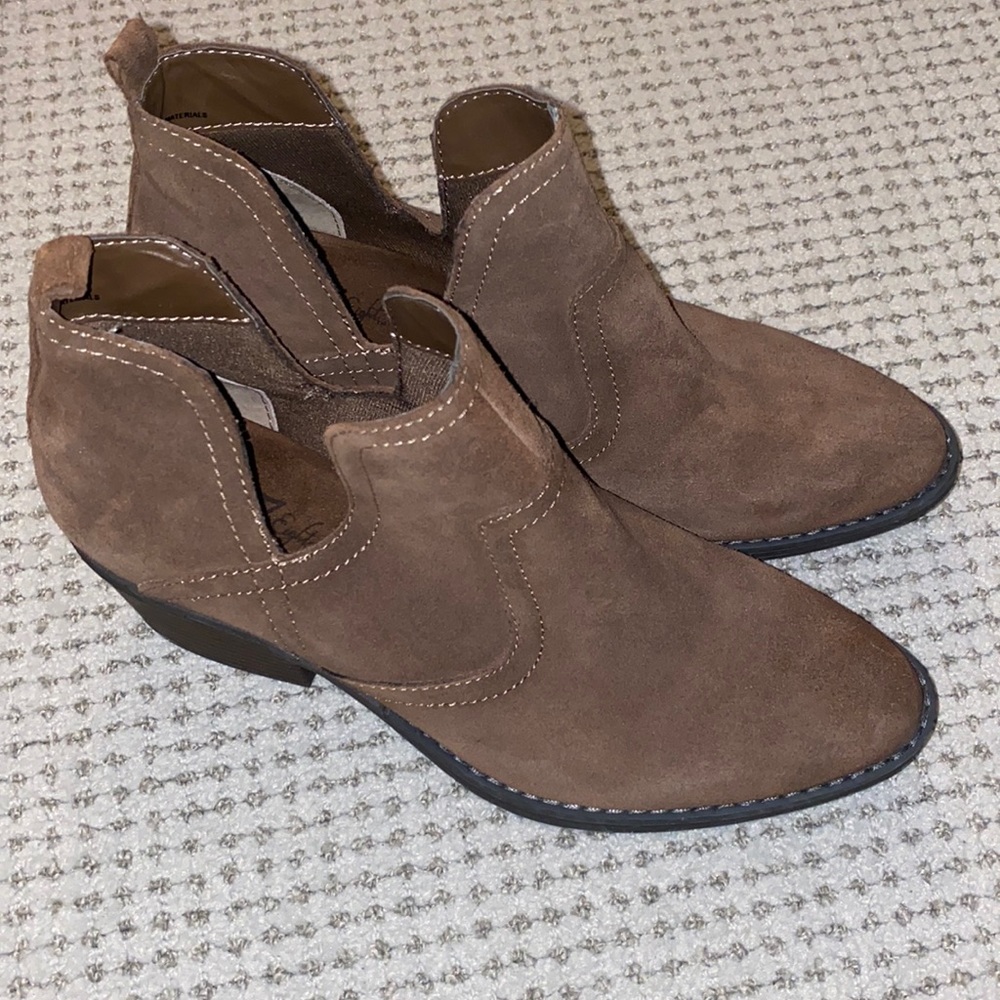 Brand New Cow Girl Booties